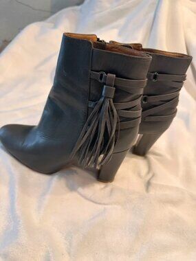 Hologen gray leather booties